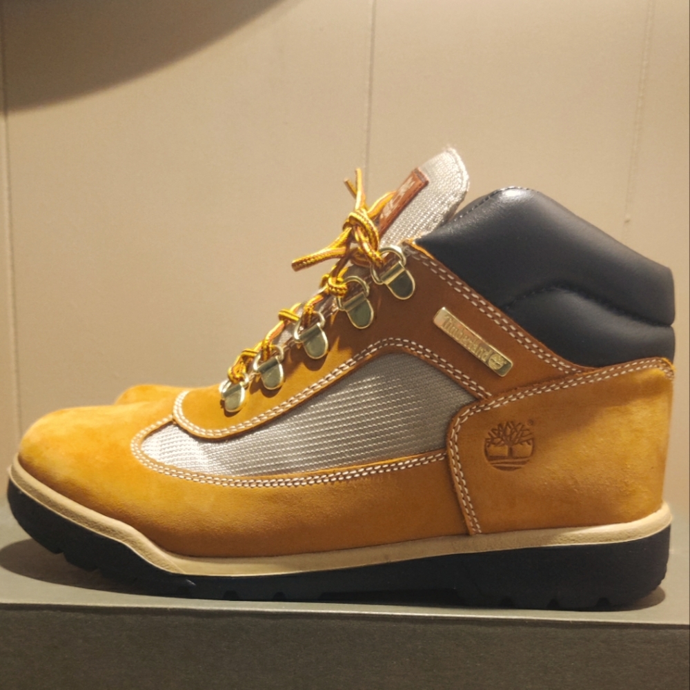 Juniors 6.5/Womens 8 Timberland Field Boots